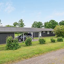 Vakantiehuis "Jaike" - 350m from the sea