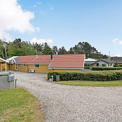 Vakantiehuis "Hjalmar" - 400m from the sea