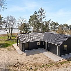 Vakantiehuis "Antti" - 350m from the sea