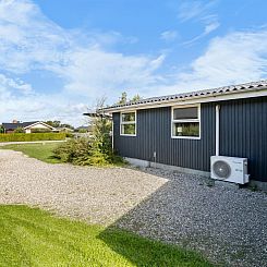 Vakantiehuis "Maylin" - 350m from the sea