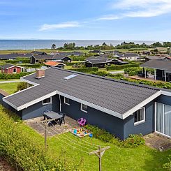 Vakantiehuis "Nelina" - 300m from the sea