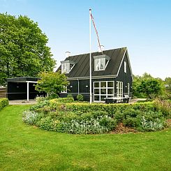 Vakantiehuis "Gullan" - 75m from the sea