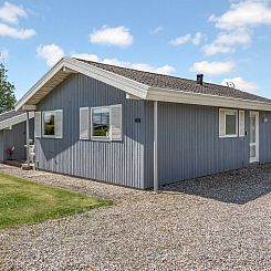 Vakantiehuis "Annegret" - 200m from the sea