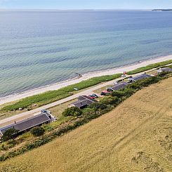 Vakantiehuis "Bertold" - 20m from the sea