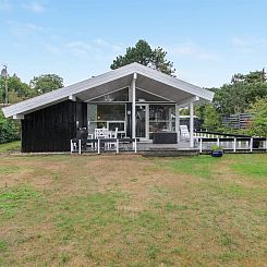 Vakantiehuis "Eragon" - 1.2km from the sea