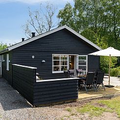 Vakantiehuis "Annabeth" - 850m from the sea