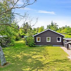 Vakantiehuis "Annabeth" - 850m from the sea