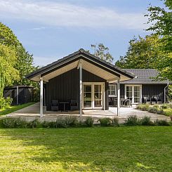 Vakantiehuis "Loviisa" - 850m from the sea