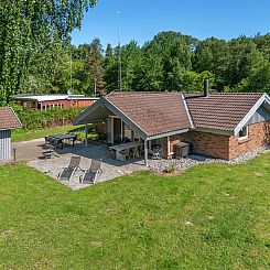 Vakantiehuis "Enola" - 900m from the sea