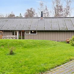 Vakantiehuis "Arent" - 1.1km from the sea