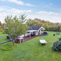 Vakantiehuis "Hilaria" - 1.4km from the sea