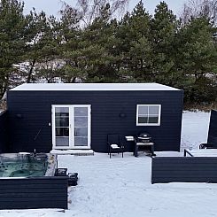Vakantiehuis "Enid" - 700m from the sea