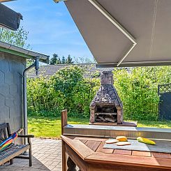 Vakantiehuis "Eljena" - 550m from the sea