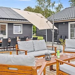 Vakantiehuis "Ronia" - 900m from the sea