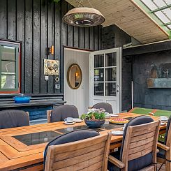 Vakantiehuis "Eljena" - 550m from the sea