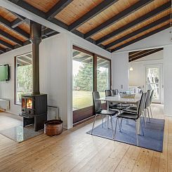 Vakantiehuis "Elja" - 750m from the sea