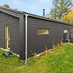 Vakantiehuis "Aino" - 1km from the sea