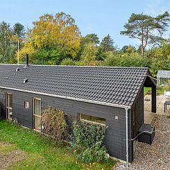 Vakantiehuis "Aino" - 1km from the sea