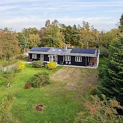 Vakantiehuis "Domi" - 1.3km from the sea
