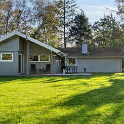 Vakantiehuis "Uolevi" - 1.3km from the sea