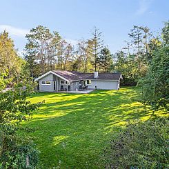 Vakantiehuis "Uolevi" - 1.3km from the sea