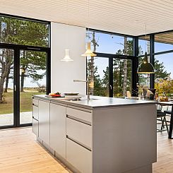 Vakantiehuis "Herlugh" - 10m from the sea