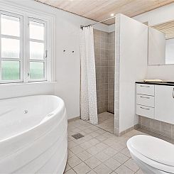 Vakantiehuis "Skrolan" - 200m from the sea