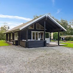 Vakantiehuis "Mella" - 625m from the sea