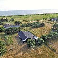 Vakantiehuis "Aksel" - 150m from the sea