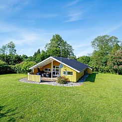 Vakantiehuis "Guja" - 250m from the sea