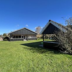 Vakantiehuis "Annegret" - 250m from the sea