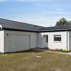 Vakantiehuis "Aruna" - 550m from the sea