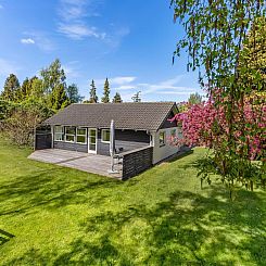 Vakantiehuis "Prohor" - 150m from the sea