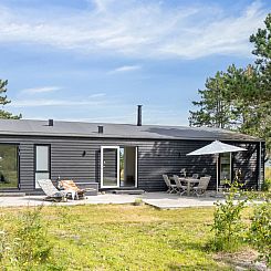 Vakantiehuis "Lisbeth" - 400m from the sea
