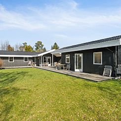 Vakantiehuis "Ingelis" - 1.2km from the sea