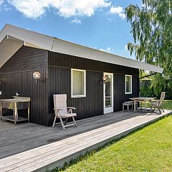 Vakantiehuis "Ingelis" - 1.2km from the sea