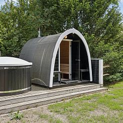 Vakantiehuis "Esaias" - 1.1km from the sea