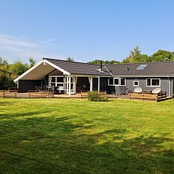 Vakantiehuis "Anca" - 450m from the sea