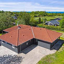 Vakantiehuis "Eunice" - 850m from the sea