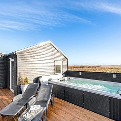 Vakantiehuis "Ivar" - 300m from the sea