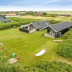 Vakantiehuis "Kamile" - 400m from the sea