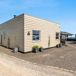Vakantiehuis "Bjarni" - 180m from the sea