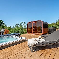 Vakantiehuis "Hubertina" - 900m from the sea