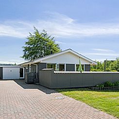 Vakantiehuis "Hubert" - 500m from the sea