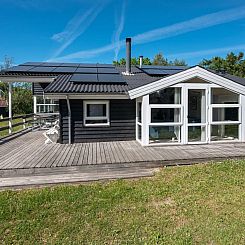 Vakantiehuis "Fria" - 200m from the sea