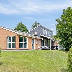 Vakantiehuis "Svenn" - 300m from the sea