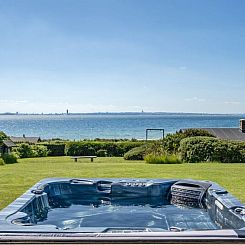 Vakantiehuis "Alyna" - 200m from the sea