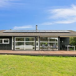 Vakantiehuis "Arntraud" - 250m from the sea
