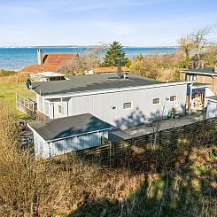 Vakantiehuis "Dzavid" - 10m from the sea