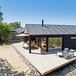 Vakantiehuis "Lonneke" - 450m from the sea